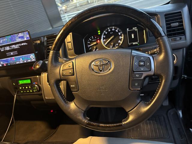 ハイエースバン スーパーGL ダークプライムII パナソニック10インチナビ、パノラミックビューモニター、両側パワースライドドア、レーンキープアシスト、デジタルインナーミラー、ETC、AC100V電源、LEDヘッドライト、リアエアコン、フルセグTV(40枚目)