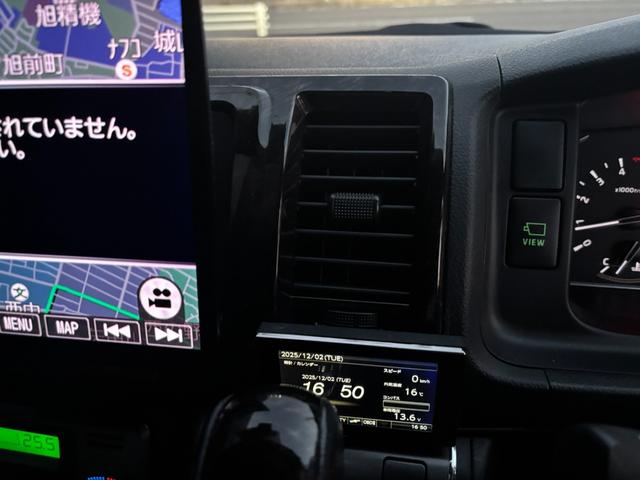 ハイエースバン スーパーGL ダークプライムII パナソニック10インチナビ、パノラミックビューモニター、両側パワースライドドア、レーンキープアシスト、デジタルインナーミラー、ETC、AC100V電源、LEDヘッドライト、リアエアコン、フルセグTV(50枚目)