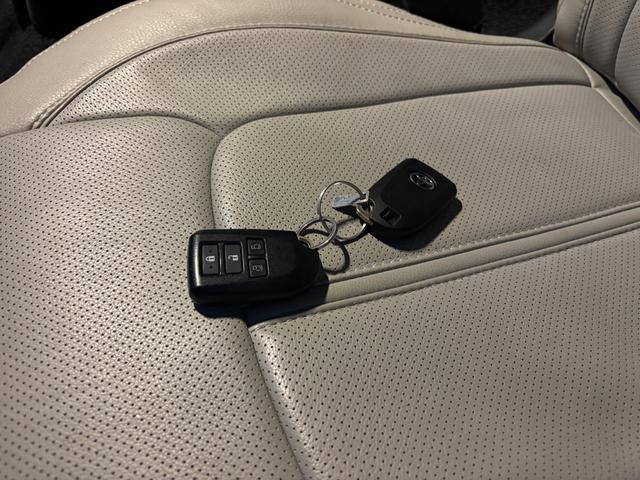 ハイエースバン スーパーGL ダークプライムII パナソニック10インチナビ、パノラミックビューモニター、両側パワースライドドア、レーンキープアシスト、デジタルインナーミラー、ETC、AC100V電源、LEDヘッドライト、リアエアコン、フルセグTV(76枚目)