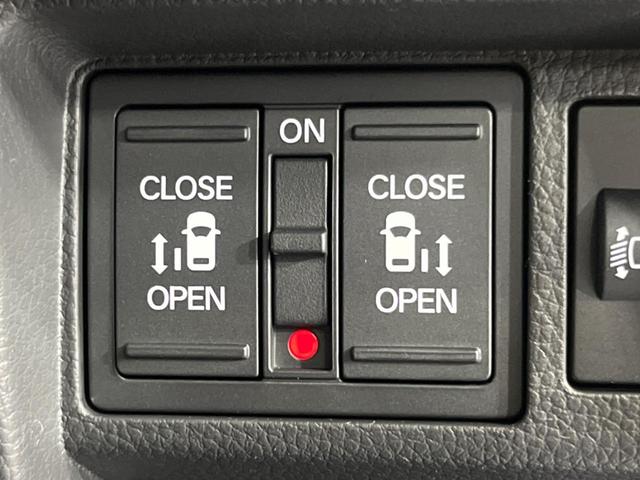 ステップワゴン スパーダ　登録済未使用車　純正１１型ナビ　両側電動ドア　バックカメラ　１００Ｖ電源　ハーフレザーシート　コーナーセンサー　スマートキー　ＬＥＤヘッド　純正１６インチアルミ　車線逸脱警報　オートライト（6枚目）