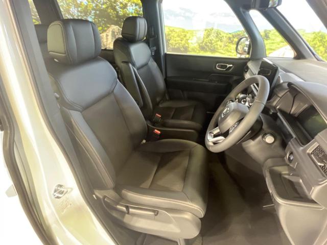 ステップワゴン スパーダ　登録済未使用車　純正１１型ナビ　両側電動ドア　バックカメラ　１００Ｖ電源　ハーフレザーシート　コーナーセンサー　スマートキー　ＬＥＤヘッド　純正１６インチアルミ　車線逸脱警報　オートライト（8枚目）