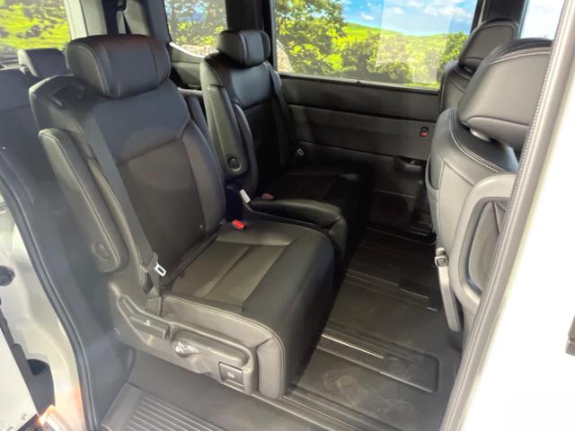 ステップワゴン スパーダ　登録済未使用車　純正１１型ナビ　両側電動ドア　バックカメラ　１００Ｖ電源　ハーフレザーシート　コーナーセンサー　スマートキー　ＬＥＤヘッド　純正１６インチアルミ　車線逸脱警報　オートライト（9枚目）