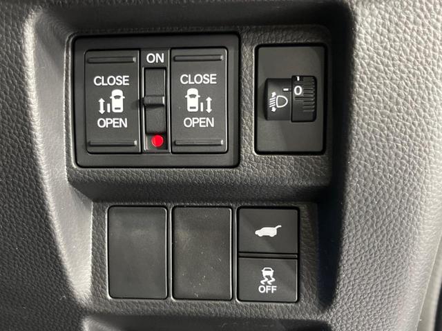 ステップワゴン スパーダ　登録済未使用車　純正１１型ナビ　両側電動ドア　バックカメラ　１００Ｖ電源　ハーフレザーシート　コーナーセンサー　スマートキー　ＬＥＤヘッド　純正１６インチアルミ　車線逸脱警報　オートライト（35枚目）