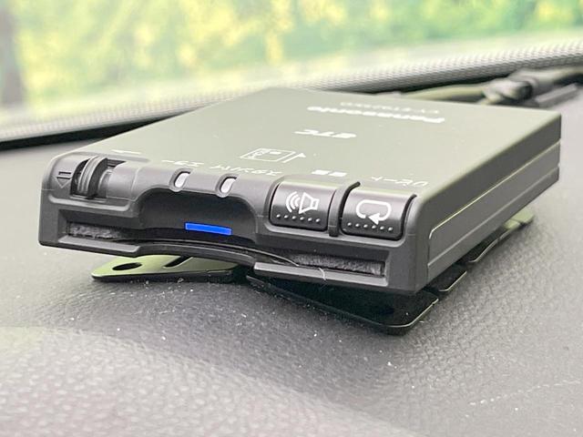 ハリアー Ｓ　純正８型ディスプレイ　衝突軽減　バックカメラ　レーダークルーズ　ＥＴＣ　ドラレコ　スマートキー　純正ＡＷ　オートライト　革巻きステアリング　オートエアコン　ステアリングスイッチ　コーナーセンサー（7枚目）