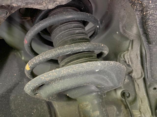 ハリアー Ｓ　純正８型ディスプレイ　衝突軽減　バックカメラ　レーダークルーズ　ＥＴＣ　ドラレコ　スマートキー　純正ＡＷ　オートライト　革巻きステアリング　オートエアコン　ステアリングスイッチ　コーナーセンサー（50枚目）