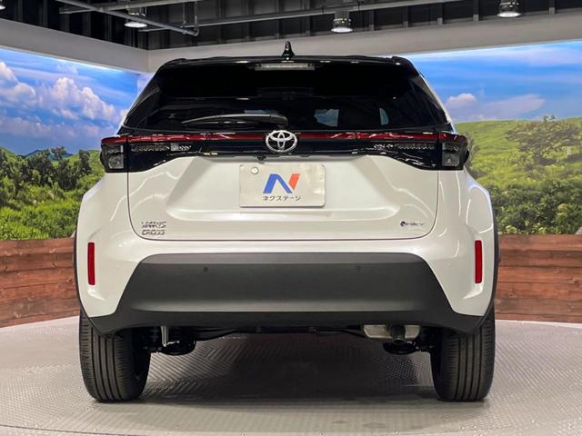 ヤリスクロス ハイブリッドＺ　登録済未使用車　純正８型ＤＡ　全周囲カメラ　衝突被害軽減　レーダークルーズ　ハーフレザーシート　パワーシート　コーナーセンサー　スマートキー　ＬＥＤヘッド　ビルトインＥＴＣ　純正１８インチアルミ（16枚目）