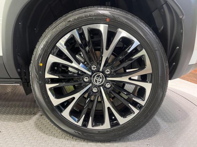 ヤリスクロス ハイブリッドＺ　登録済未使用車　純正８型ＤＡ　全周囲カメラ　衝突被害軽減　レーダークルーズ　ハーフレザーシート　パワーシート　コーナーセンサー　スマートキー　ＬＥＤヘッド　ビルトインＥＴＣ　純正１８インチアルミ（25枚目）