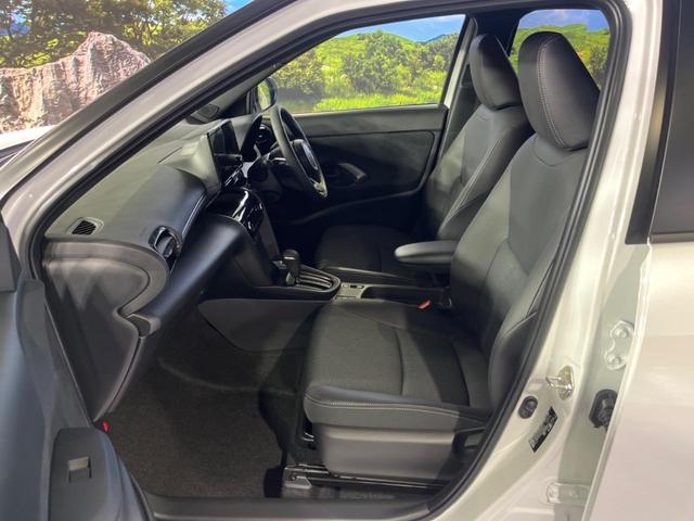 ヤリスクロス ハイブリッドＺ　登録済未使用車　純正８型ＤＡ　全周囲カメラ　衝突被害軽減　レーダークルーズ　ハーフレザーシート　パワーシート　コーナーセンサー　スマートキー　ＬＥＤヘッド　ビルトインＥＴＣ　純正１８インチアルミ（32枚目）