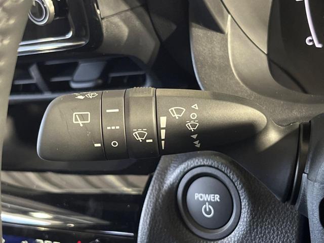 ヤリスクロス ハイブリッドＺ　登録済未使用車　純正８型ＤＡ　全周囲カメラ　衝突被害軽減　レーダークルーズ　ハーフレザーシート　パワーシート　コーナーセンサー　スマートキー　ＬＥＤヘッド　ビルトインＥＴＣ　純正１８インチアルミ（53枚目）