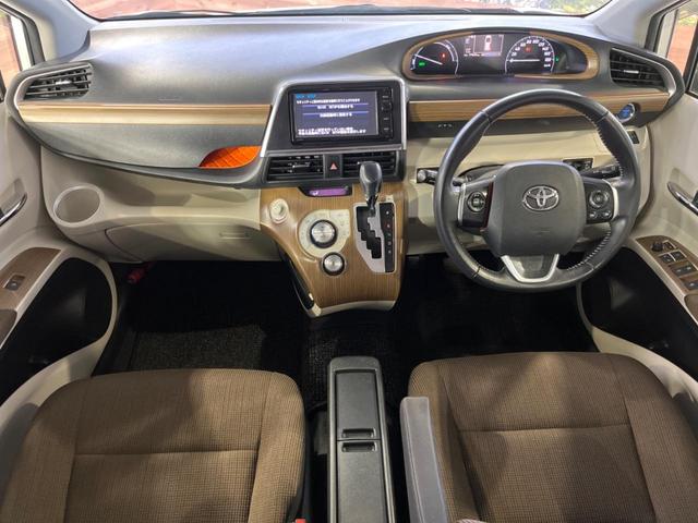 シエンタ ハイブリッドＧ　純正ナビ　７人乗り　バックカメラ　両側電動ドア　衝突軽減　レーンアシスト　茶内装　ＥＴＣ　レーンアシスト　スマートキー　ＬＥＤヘッド　オートハイビーム　ドラレコ（2枚目）