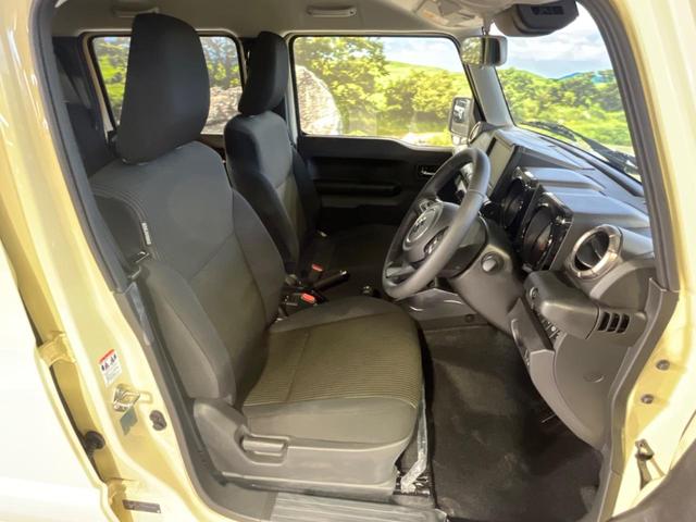 ジムニーノマド ＦＣ　４ＷＤ　登録済未使用車　衝突被害軽減システム　レーダークルーズ　コーナーセンサー　スマートキー　ＬＥＤヘッド　純正１５インチアルミ　車線逸脱警報　オートライト　オートエアコン（9枚目）