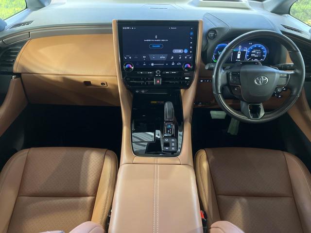 ヴェルファイアハイブリッド Ｚ　プレミア　ガラスルーフ　純正１４型ディスプレイ　フリップダウン　ユニバーサルステップ　全周囲カメラ　茶革シート　衝突軽減　レーダークルーズ　パワーシート　シートヒーター＆エアコン（2枚目）