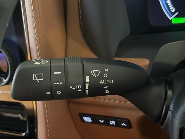 ヴェルファイアハイブリッド Ｚ　プレミア　ガラスルーフ　純正１４型ディスプレイ　フリップダウン　ユニバーサルステップ　全周囲カメラ　茶革シート　衝突軽減　レーダークルーズ　パワーシート　シートヒーター＆エアコン（33枚目）