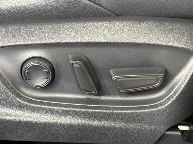 カローラクロス ハイブリッド Z 純正9型ディスプレイ 全周囲カメラ 衝突軽減 レーダークルーズ 純正AW ETC シートヒーター パワーシート 電動リアゲート スマートキー オートハイビーム LEDライト ハーフレザー(25枚目)