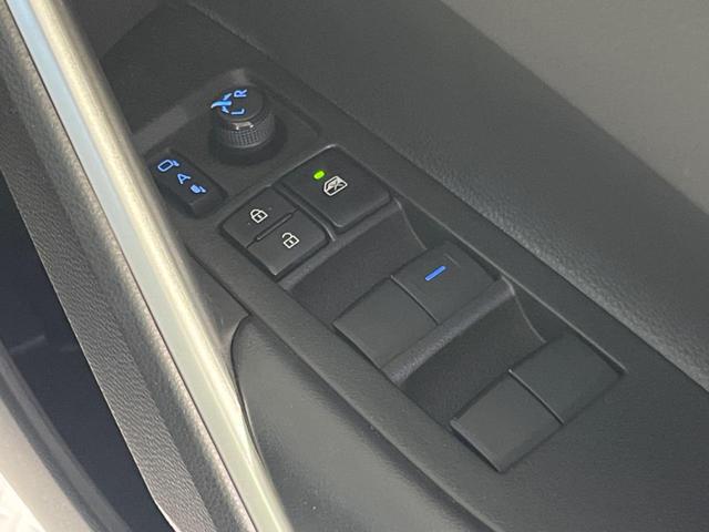カローラクロス ハイブリッド Z 純正9型ディスプレイ 全周囲カメラ 衝突軽減 レーダークルーズ 純正AW ETC シートヒーター パワーシート 電動リアゲート スマートキー オートハイビーム LEDライト ハーフレザー(44枚目)