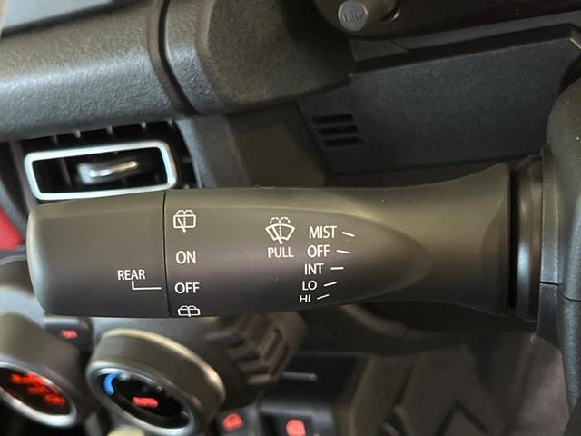 ジムニー ＸＣ　届出済未使用車　衝突軽減　クルコン　スマートキー　クリアランスソナー　純正ＡＷ　革巻きステアリング　車線逸脱防止　ヘッドライトウォッシャー　ドアミラーヒーター　ステアリングスイッチ（31枚目）