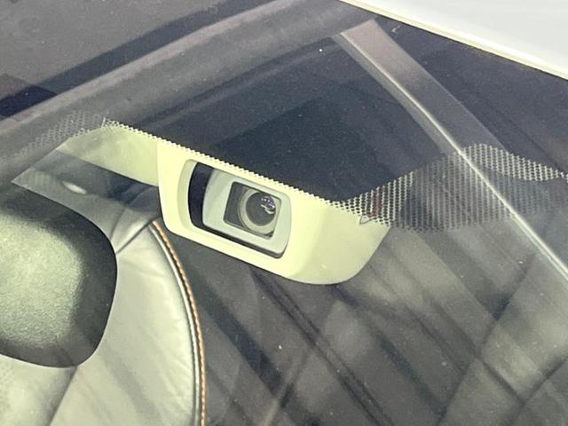 ＸＶ ２．０ｉ－Ｓ　アイサイト　純正８型ナビ　黒革シート　バックカメラ　衝突軽減　レーダークルーズ　パワーシート　ＢＳＭ　ＬＥＤヘッド＆フォグ　スマートキー　アイドリングストップ　純正１８ＡＷ（5枚目）