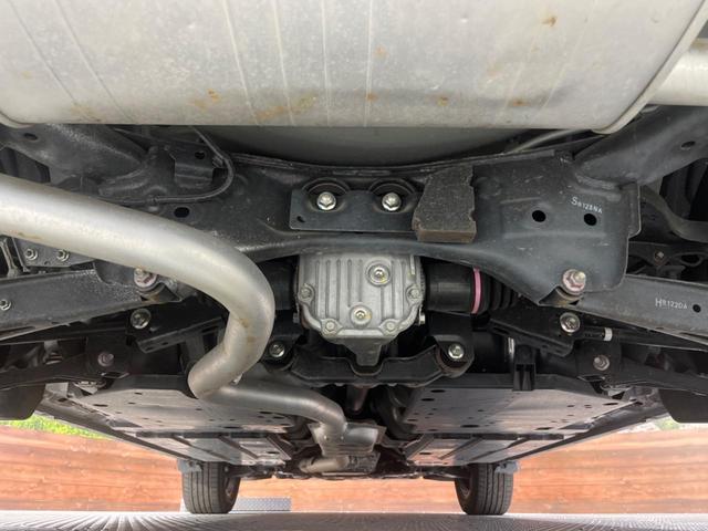 ＸＶ ２．０ｉ－Ｓ　アイサイト　純正８型ナビ　黒革シート　バックカメラ　衝突軽減　レーダークルーズ　パワーシート　ＢＳＭ　ＬＥＤヘッド＆フォグ　スマートキー　アイドリングストップ　純正１８ＡＷ（19枚目）