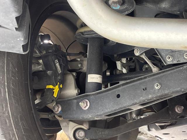 ＸＶ ２．０ｉ－Ｓ　アイサイト　純正８型ナビ　黒革シート　バックカメラ　衝突軽減　レーダークルーズ　パワーシート　ＢＳＭ　ＬＥＤヘッド＆フォグ　スマートキー　アイドリングストップ　純正１８ＡＷ（20枚目）