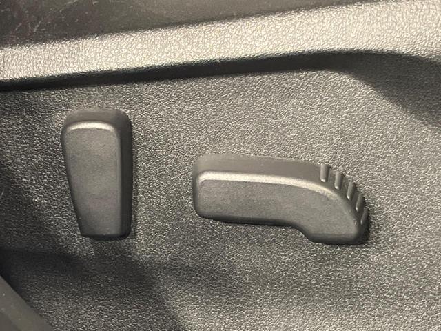 ＸＶ ２．０ｉ－Ｓ　アイサイト　純正８型ナビ　黒革シート　バックカメラ　衝突軽減　レーダークルーズ　パワーシート　ＢＳＭ　ＬＥＤヘッド＆フォグ　スマートキー　アイドリングストップ　純正１８ＡＷ（39枚目）