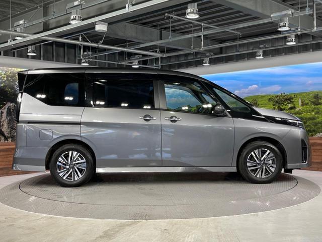 セレナ ｅ－パワー　ハイウェイスターＶ　メーカーナビ　フリップダウン　全周囲カメラ　プロパイロット　両側電動ドア　衝突軽減　リアオートエアコン　コーナーセンサー　ＬＥＤヘッド＆フォグ　純正ＡＷ　スマートキー（18枚目）