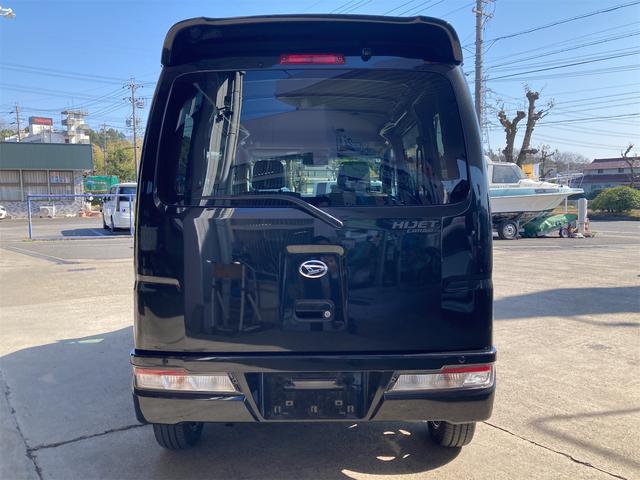 ハイゼットカーゴ クルーズターボＳＡＩＩＩ　車検Ｒ９年３月まで　禁煙車　純正ナビ　バックカメラ　フルセグＴＶ　Ｂｌｕｅｔｏｏｔｈ音楽再生　衝突軽減ブレーキ　４ＷＤ　レザー長シートカバー　ＬＥＤヘッドライト　オートライト　クリアランスソナー（3枚目）