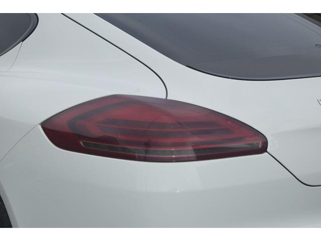 パナメーラ ベースグレード 純正HDDナビ地デジTV キャメルレザーシート/シートヒーター/シートエアコン バックカメラ アイドリングストップ 純正19インチアルミホイール 電動リアゲート(11枚目)