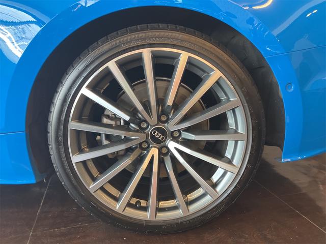 マルチスポークデザインコントラストグレー１９インチアルミホイール