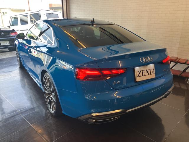 くすみやすいソリッドカラーですがご覧の通り綺麗な状態です。