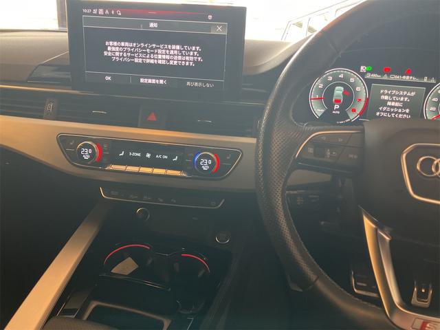 ステアリングにはパドルシフトも装備され直感操作が可能です