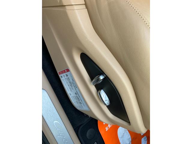 カイエンクーペ ベースグレード　ベージュレザーシート　純正ナビゲーション　バックカメラ　スポーツクロノ　サンルーフ　アダプティブクルーズコントロール　ＥＴＣ（9枚目）