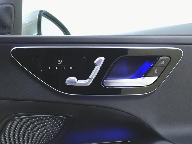 Ｃクラス Ｃ２００　アバンギャルド　リアアクスルステアリング　ＡＭＧライン　ベーシックパッケージ　Ｂｌｕｅｔｏｏｔｈ接続　ＥＴＣ　ＬＥＤヘッドライト　ＴＶ　アイドリングストップ　クルーズコントロール　コネクテッド機能　サイドカメラ　シートヒーター　トランクスルー（19枚目）