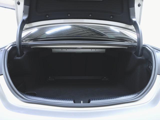 Ｃクラス Ｃ２００　アバンギャルド　リアアクスルステアリング　ＡＭＧライン　ベーシックパッケージ　Ｂｌｕｅｔｏｏｔｈ接続　ＥＴＣ　ＬＥＤヘッドライト　ＴＶ　アイドリングストップ　クルーズコントロール　コネクテッド機能　サイドカメラ　シートヒーター　トランクスルー（24枚目）