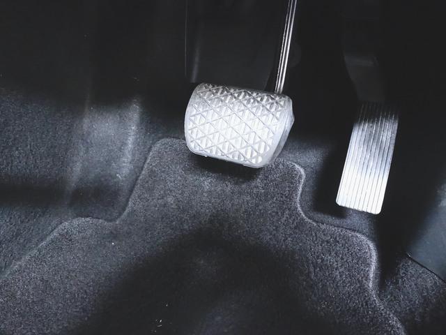 ＣＬＡクラス ＣＬＡ２２０　４マチック　レーダーセーフティーパッケージ　Ｂｌｕｅｔｏｏｔｈ接続　ＣＤ　ＤＶＤ再生　ＥＴＣ　ＬＥＤヘッドライト　ＴＶ　アイドリングストップ　クルーズコントロール　シートヒーター　トランクスルー　ナビ（9枚目）