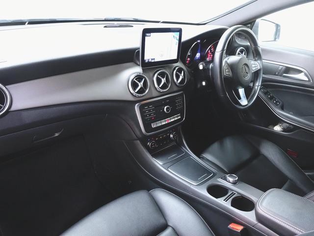 ＣＬＡクラス ＣＬＡ２２０　４マチック　レーダーセーフティーパッケージ　Ｂｌｕｅｔｏｏｔｈ接続　ＣＤ　ＤＶＤ再生　ＥＴＣ　ＬＥＤヘッドライト　ＴＶ　アイドリングストップ　クルーズコントロール　シートヒーター　トランクスルー　ナビ（11枚目）