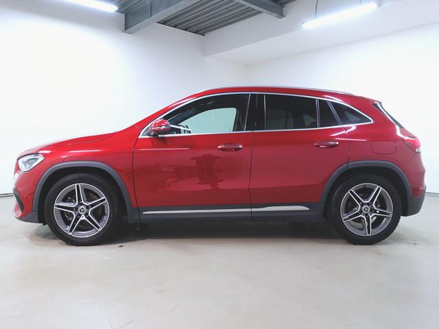 ＧＬＡクラス ＧＬＡ１８０　ＡＭＧラインパッケージ　Ｂｌｕｅｔｏｏｔｈ接続　ＥＴＣ　ＬＥＤヘッドライト　ＴＶ　アイドリングストップ　クルーズコントロール　コネクテッド機能　サイドカメラ　サンルーフ・ガラスルーフ　シートヒーター　トランクスルー　ナビ（5枚目）