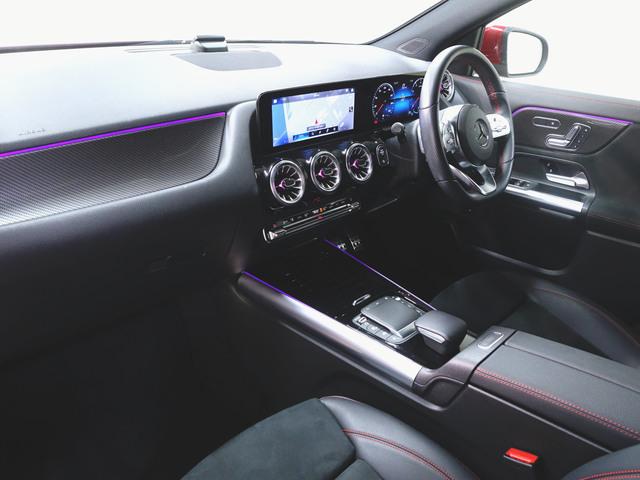 ＧＬＡクラス ＧＬＡ１８０　ＡＭＧラインパッケージ　Ｂｌｕｅｔｏｏｔｈ接続　ＥＴＣ　ＬＥＤヘッドライト　ＴＶ　アイドリングストップ　クルーズコントロール　コネクテッド機能　サイドカメラ　サンルーフ・ガラスルーフ　シートヒーター　トランクスルー　ナビ（12枚目）