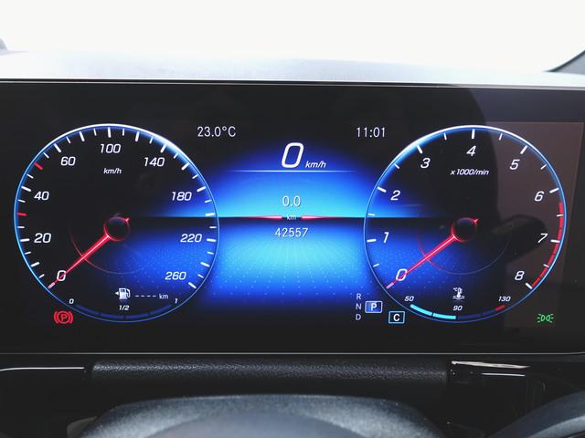 ＧＬＡクラス ＧＬＡ１８０　ＡＭＧラインパッケージ　Ｂｌｕｅｔｏｏｔｈ接続　ＥＴＣ　ＬＥＤヘッドライト　ＴＶ　アイドリングストップ　クルーズコントロール　コネクテッド機能　サイドカメラ　サンルーフ・ガラスルーフ　シートヒーター　トランクスルー　ナビ（15枚目）