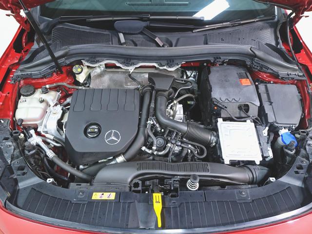 ＧＬＡクラス ＧＬＡ１８０　ＡＭＧラインパッケージ　Ｂｌｕｅｔｏｏｔｈ接続　ＥＴＣ　ＬＥＤヘッドライト　ＴＶ　アイドリングストップ　クルーズコントロール　コネクテッド機能　サイドカメラ　サンルーフ・ガラスルーフ　シートヒーター　トランクスルー　ナビ（39枚目）