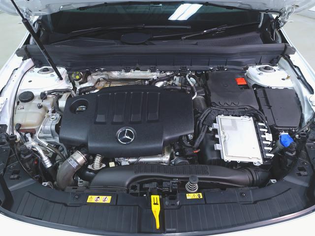 ＧＬＢ ＧＬＢ２００　ｄ　４マチック　レザーエクスクルーシブパッケージ　３列シート　Ｂｌｕｅｔｏｏｔｈ接続　ＥＴＣ　ＬＥＤヘッドライト　ＴＶ　アイドリングストップ　クルーズコントロール　コネクテッド機能　サイドカメラ（35枚目）