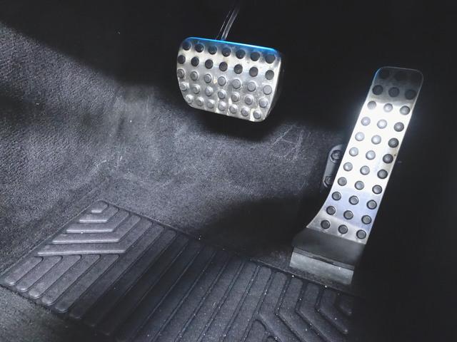 GLC GLC220 d 4マチック ローレウスエディション Bluetooth接続 CD DVD再生 ETC LEDヘッドライト TV アイドリングストップ クルーズコントロール コネクテッド機能 サイドカメラ サンルーフ・ガラスルーフ シートヒーター(9枚目)