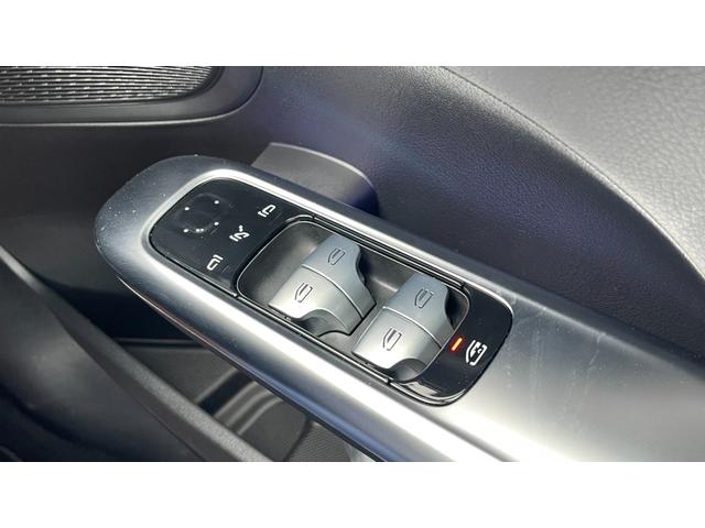 Cクラス C220d スポーツ レーダーセーフティ ナビゲーション ディーゼルターボ パワーシート シートヒーター LEDライト 自動開閉テールゲート アンビエントライト Bluetooth接続 USB入力端子 ETC車載器(11枚目)