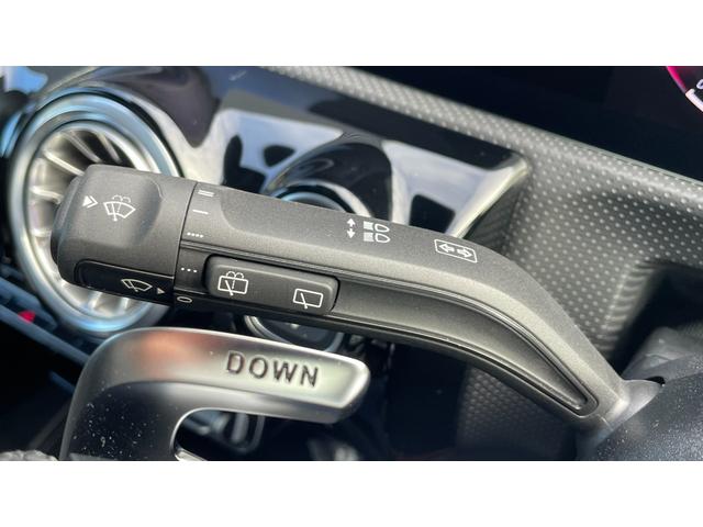 Ａクラス Ａ４５　Ｓ　４マチック＋　アドバンスドＰ　ＡＭＧパフォーマンスＰ　３６０°カメラ　パノラミックＳＲ　ヘッドアップディスプレイ　ＭＢＵＸインテリア・アシスタント　ブランドロゴプロジェクター　マルチビームＬＥＤヘッドライト　４ＷＤ（6枚目）