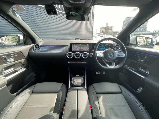 GLAクラス GLA200d 4マチック AMGライン AMGレザーパッケージ ナビゲーションパッケージ マルチビームLED マルチカラーアンビエントライト テレビ機能(12セグ/ワンセグ自動切替)アクティブレーンチェンジアシスト 自動再発進機能(5枚目)