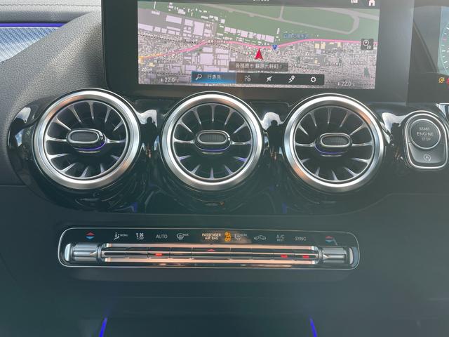 GLAクラス GLA200d 4マチック AMGライン AMGレザーパッケージ ナビゲーションパッケージ マルチビームLED マルチカラーアンビエントライト テレビ機能(12セグ/ワンセグ自動切替)アクティブレーンチェンジアシスト 自動再発進機能(13枚目)
