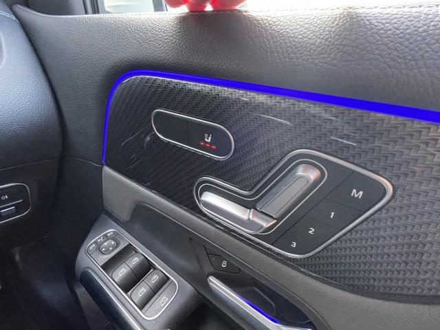 GLAクラス GLA200d 4マチック AMGライン AMGレザーパッケージ ナビゲーションパッケージ マルチビームLED マルチカラーアンビエントライト テレビ機能(12セグ/ワンセグ自動切替)アクティブレーンチェンジアシスト 自動再発進機能(19枚目)