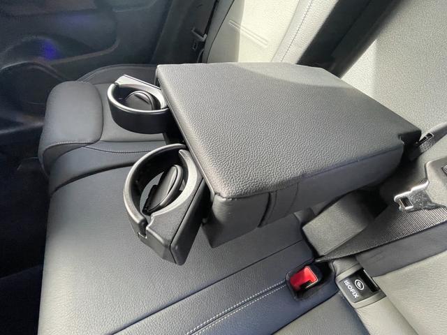 GLAクラス GLA200d 4マチック AMGライン AMGレザーパッケージ ナビゲーションパッケージ マルチビームLED マルチカラーアンビエントライト テレビ機能(12セグ/ワンセグ自動切替)アクティブレーンチェンジアシスト 自動再発進機能(24枚目)