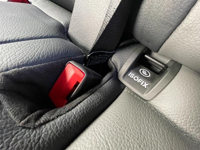 GLAクラス GLA200d 4マチック AMGライン AMGレザーパッケージ ナビゲーションパッケージ マルチビームLED マルチカラーアンビエントライト テレビ機能(12セグ/ワンセグ自動切替)アクティブレーンチェンジアシスト 自動再発進機能(25枚目)