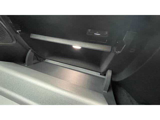 Cクラス C220dアバンギャルド AMGラインパッケージ レーダーセーフティ ナビゲーション ドライバーズP AMGライン セーフティビジョン 360°カメラ LEDライト スターパターングリル Bluetooth接続 ETC車載器 USB入力端子(17枚目)