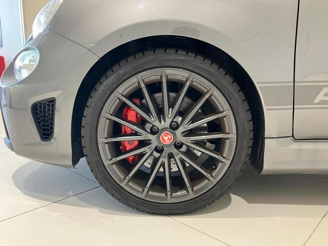 アバルト５９５ コンペティツィオーネ　新車保証継承　認定中古車保証　ｂｒｅｍｂｏキャリパー　Ｓａｂｅｌｔシート　ＥＴＣ　ドライブレコーダー　Ｃａｒｐｌａｙ　Ｂｌｕｅｔｏｏｔｈ　社外ステアリング（ＭＯＭＯ）（39枚目）
